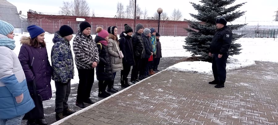 Экскурсию для подшефных школьников провела Росгвардия в Екатеринбурге
