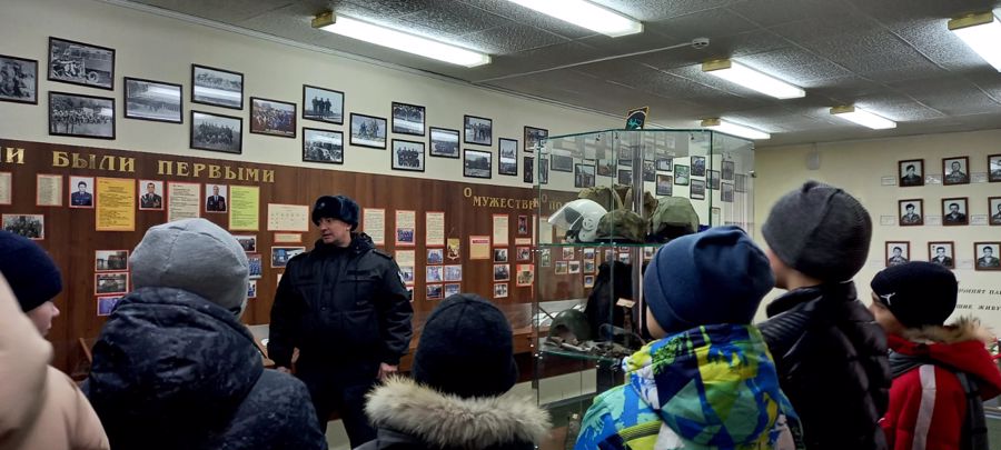 Экскурсию для подшефных школьников провела Росгвардия в Екатеринбурге