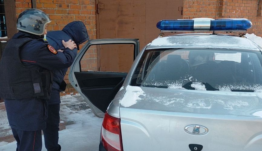Сотрудники Росгвардии задержали подозреваемого в тяжком преступлении в Тюмени