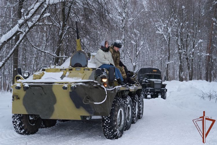 Нижегородским журналистам показали работу инженерных подразделений Росгвардии