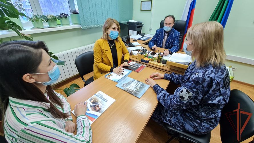 Росгвардия поздравила уральских журналистов  с Днём российской печати 