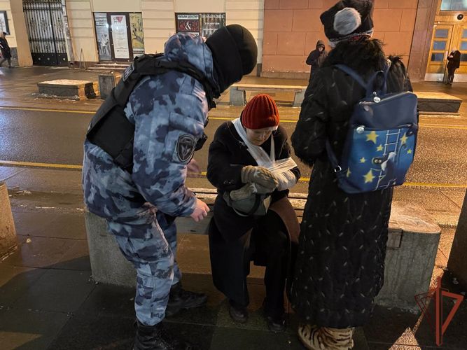 Первую медпомощь оказали росгвардейцы пострадавшей пенсионерке в центре столицы (фото, видео)