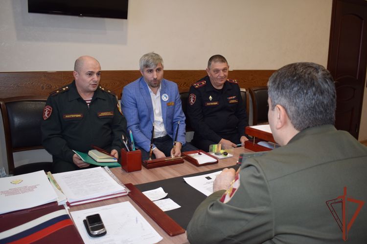 В Дагестане Росгвардия и волонтеры Победы договорились о сотрудничестве