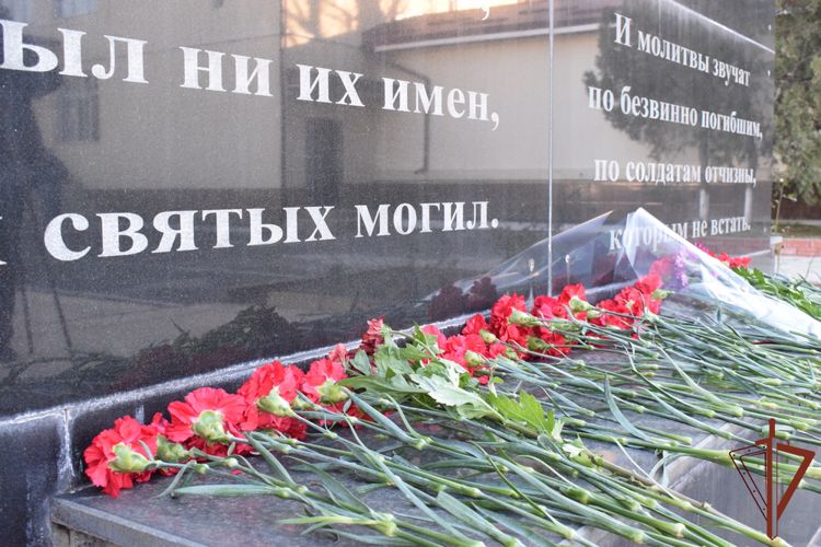 Росгвардейцы Дагестана почтили память сослуживцев, погибших в ходе кизлярских и первомайских событий 1996 года