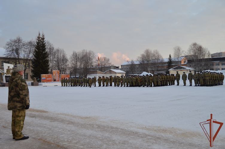 Глава Коми поздравил военнослужащих Центра подготовки личного состава Росгвардии с 75-й годовщиной образования инженерной службы