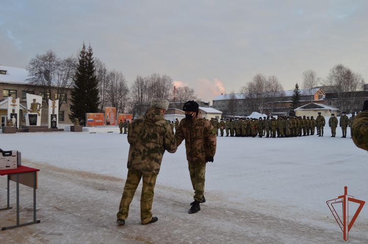 Глава Коми поздравил военнослужащих Центра подготовки личного состава Росгвардии с 75-й годовщиной образования инженерной службы