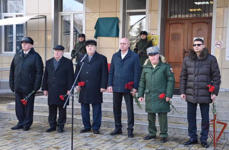 Росгвардейцы приняли участие в открытии мемориального знака, посвященного артиллерийской установке «Катюша»