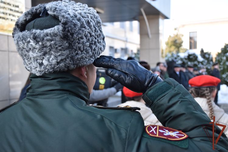 Росгвардейцы приняли участие в открытии мемориального знака, посвященного артиллерийской установке «Катюша»