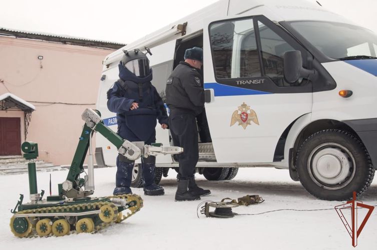 Инженеры екатеринбургского ОМОН Росгвардии  провели  пресс-тур для журналистов «Областного телевидения» (видео)
