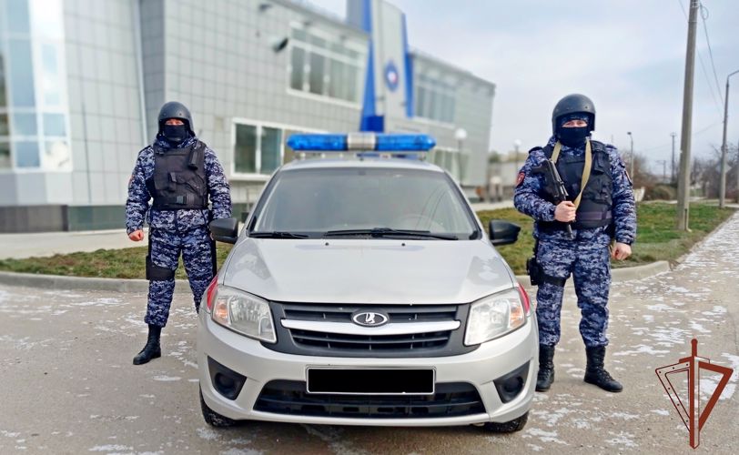 Нанесшего побои женщине злоумышленника задержал патруль Росгвардии в Крыму