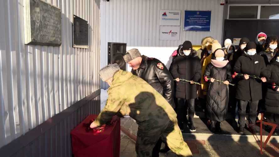 Память Героя России Тимура Мухутдинова почтили в Тюменской области