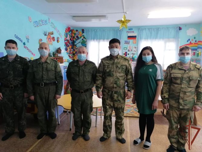 Росгвардейцы в Зауралье оказали помощь подшефному дошкольному детскому учреждению