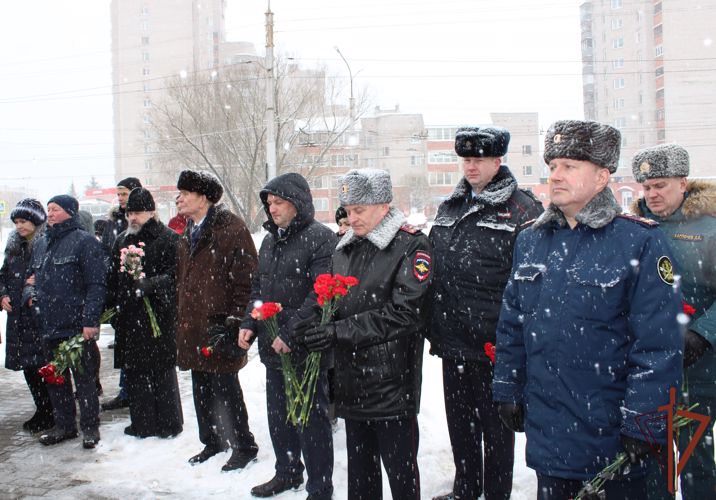 Росгвардейцы приняли участие в мероприятиях, посвященных 100-летию со дня рождения первого генерала новгородской милиции