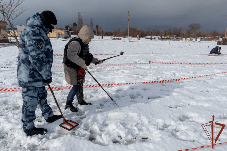 Кубанские взрывотехники Росгвардии познакомили представителей региональных телекомпаний со своей профессией