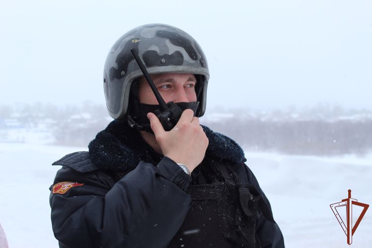 В Воркуте росгвардейцы задержали подозреваемую в причинении вреда здоровью гражданину