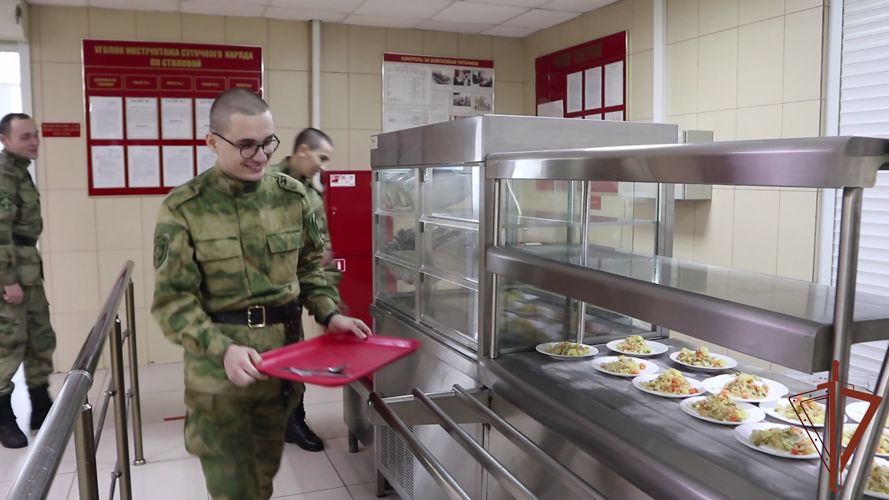 В Уральском округе Росгвардии к новогодним праздникам разработали специальное меню (фото, видео)