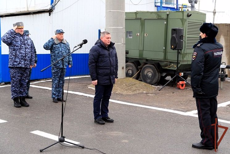 В Волгоградской области глава региона проинспектировал организацию службы сводного отряда правоохранителей