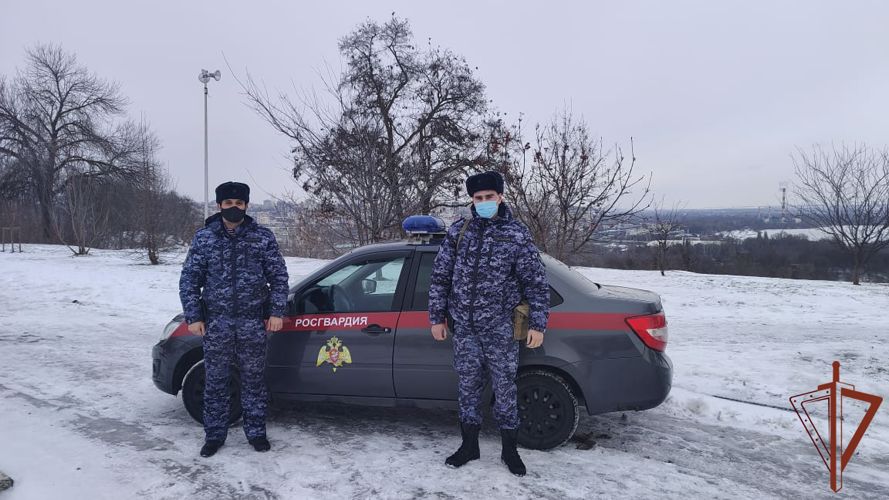 Росгвардейцы задержали предполагаемых наркоторговцев