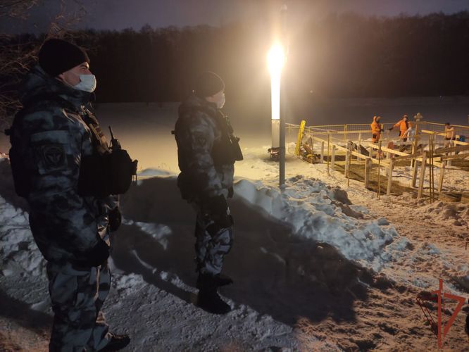 Около 3 тысяч росгвардейцев обеспечивали порядок в православный праздник на территории ЦФО