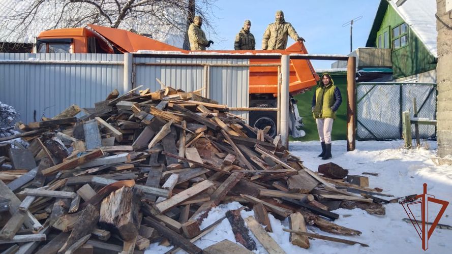 Росгвардейцы пришли на помощь многодетной семье из Иркутской области, попавшей в трудную жизненную ситуацию