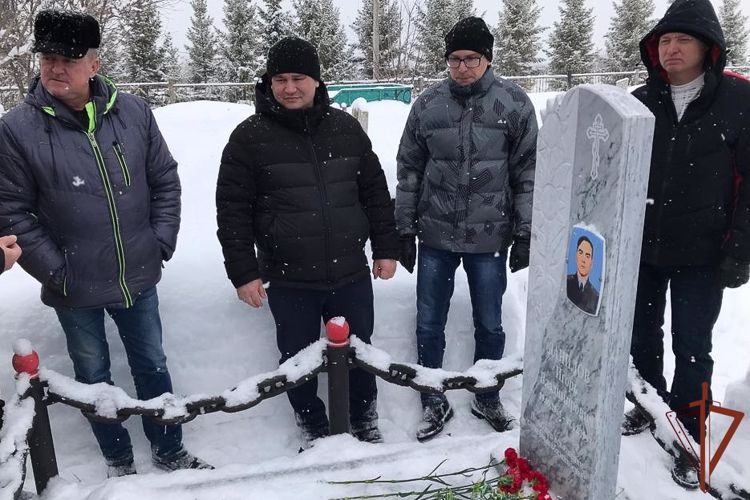 В Татарстане росгвардейцы почтили память коллег, погибших при исполнении служебного долга