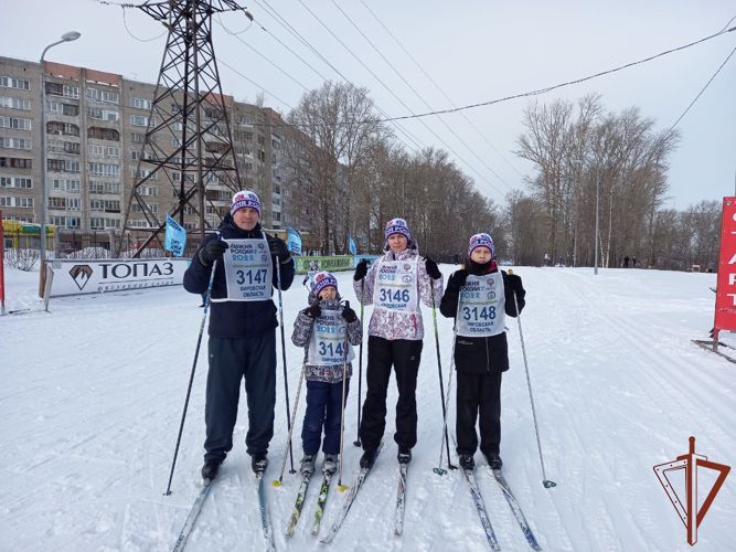 В Кирове росгвардейцы приняли участие в «Лыжне России-2022»