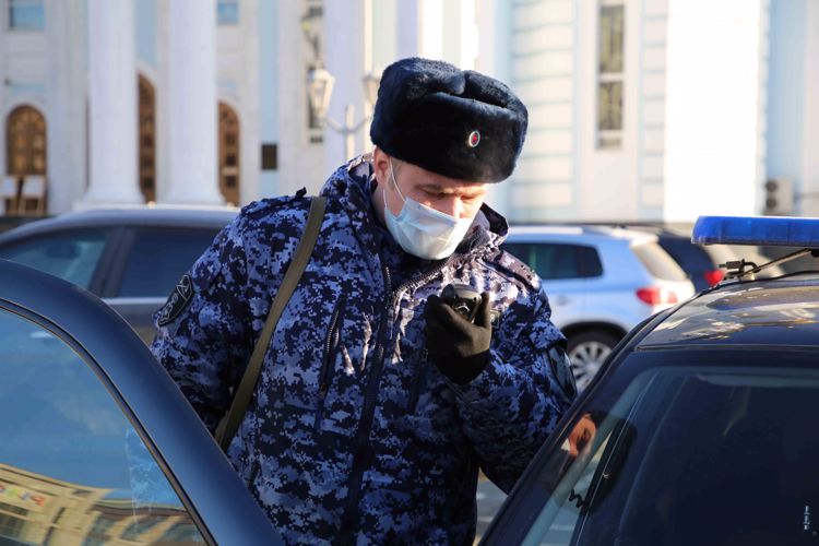 Сотрудники Росгвардии задержали подозреваемого в ограблении одного из ломбардов Северной столицы 