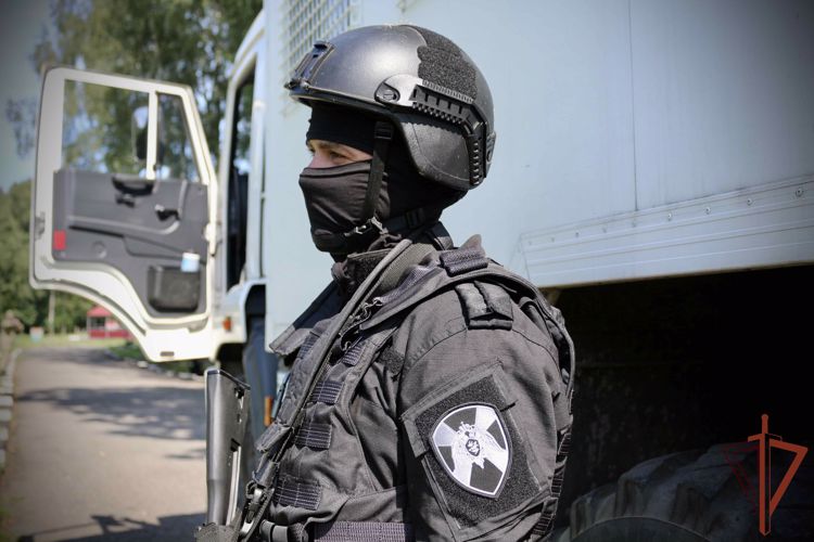 При содействии СОБР «Столица» Росгвардии задержаны подозреваемые в мошенничестве