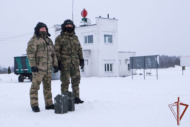 В Центральном округе Росгвардии прошли сборы специалистов коллективного оружия (видео)