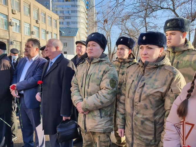 При участии Росгвардии в Астрахани открыты три памятных знака защитникам Отечества