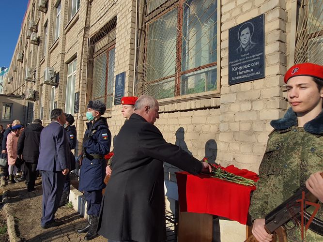 При участии Росгвардии в Астрахани открыты три памятных знака защитникам Отечества