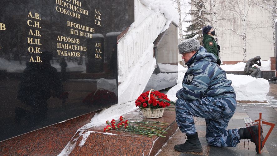 Росгвардейцы в Приволжье почтили память воинов-интернационалистов
