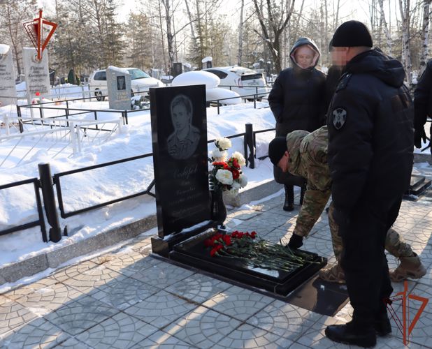 Сотрудники хабаровского ОМОН почтили память сослуживцев, погибших при исполнении служебного долга