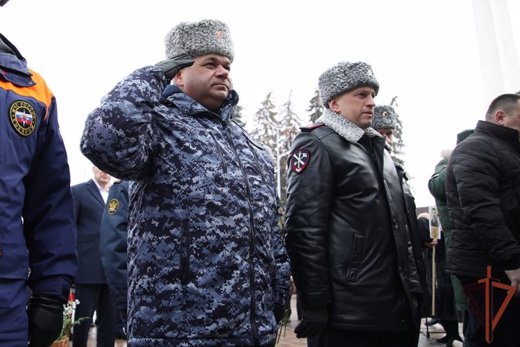 Росгвардейцы в Приволжье почтили память воинов-интернационалистов
