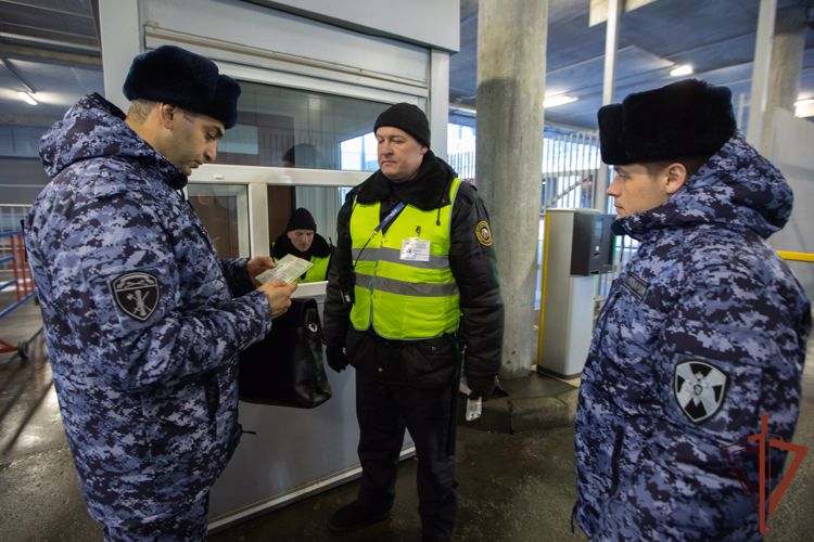 На учете в Росгвардии состоят около 300 тысяч москвичей-владельцев гражданского оружия