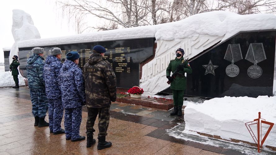 Росгвардейцы в Приволжье почтили память воинов-интернационалистов