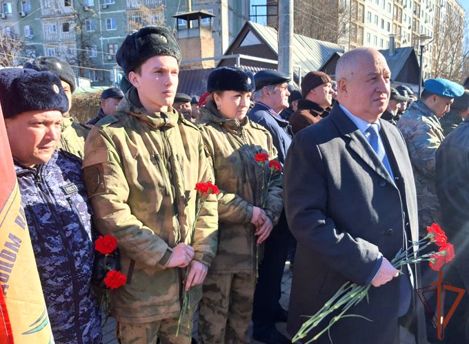 Дань уважения ратным подвигам воинов-интернационалистов отдали росгвардейцы на юге России