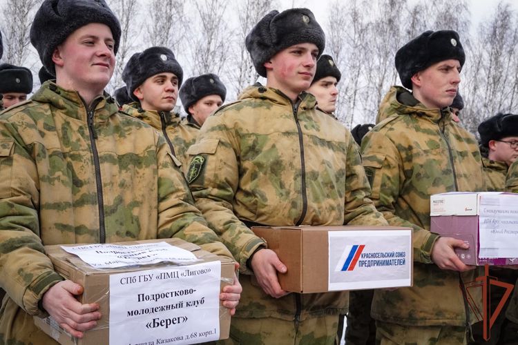 Росгвардейцы Северо-Западного округа получили праздничные посылки в рамках акции к 23 февраля