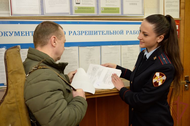 На учете в Росгвардии состоят около 300 тысяч москвичей-владельцев гражданского оружия