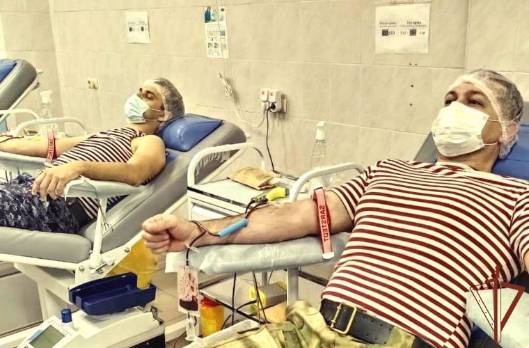 В День борьбы с раком росгвардейцы сдали кровь для севастопольских больниц