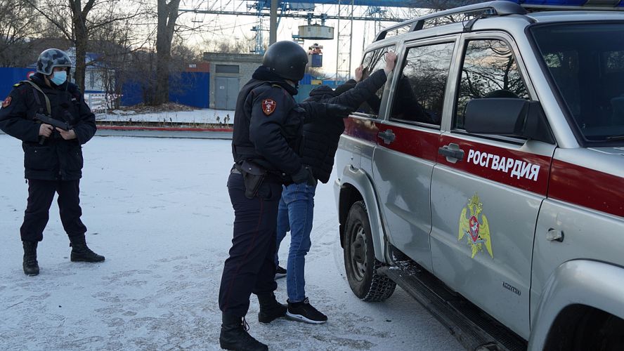 Препятствующих работе медиков мужчин задержали сотрудники Росгвардии в Нижегородской области 