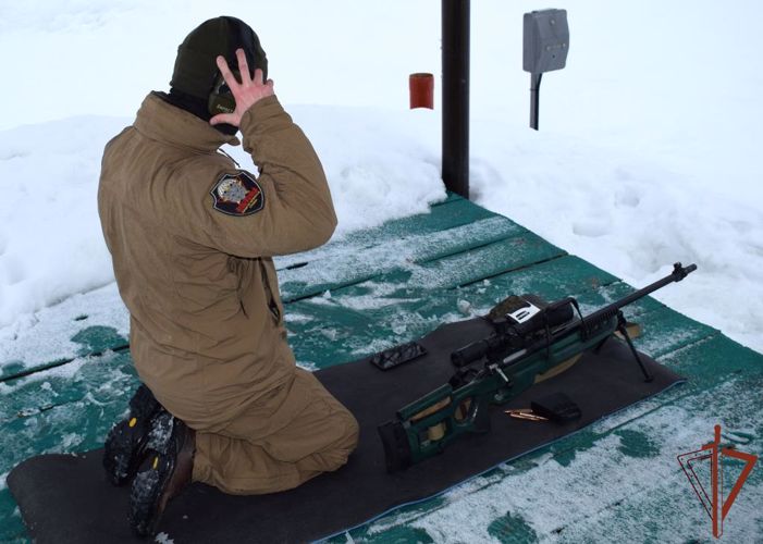 Нижегородские тележурналисты познакомились с профессией снайпера Росгвардии (видео)