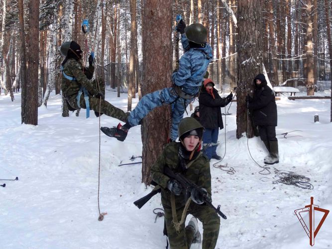 Памяти павших офицеров курганского СОБР Росгвардии посвятили военно-патриотическое мероприятие в Зауралье (видео)
