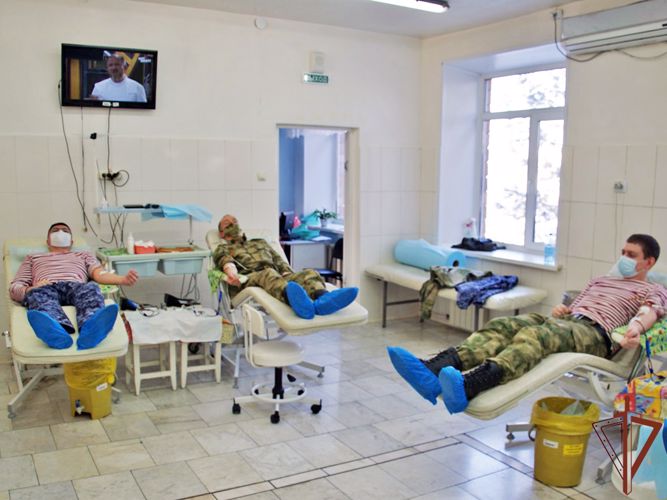 Росгвардейцы поддержали донорскую акцию в Хакасии