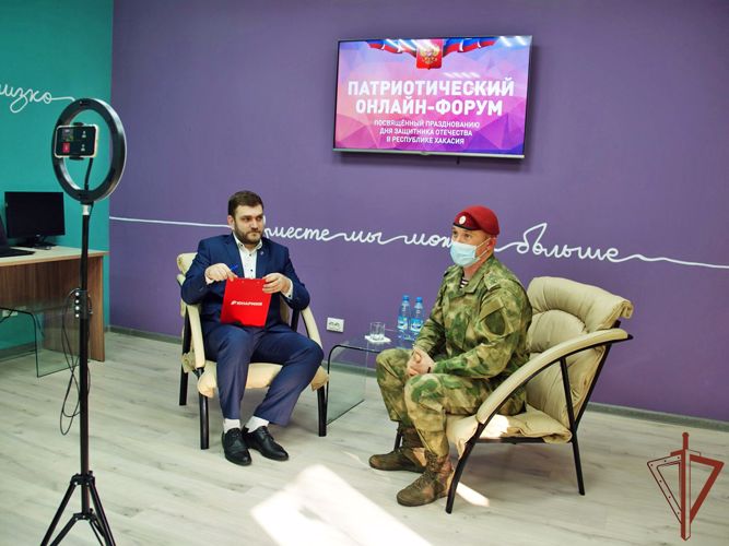 Офицеры Сибирского округа Росгвардии проводят встречи с детьми в рамках «Недели мужества» 