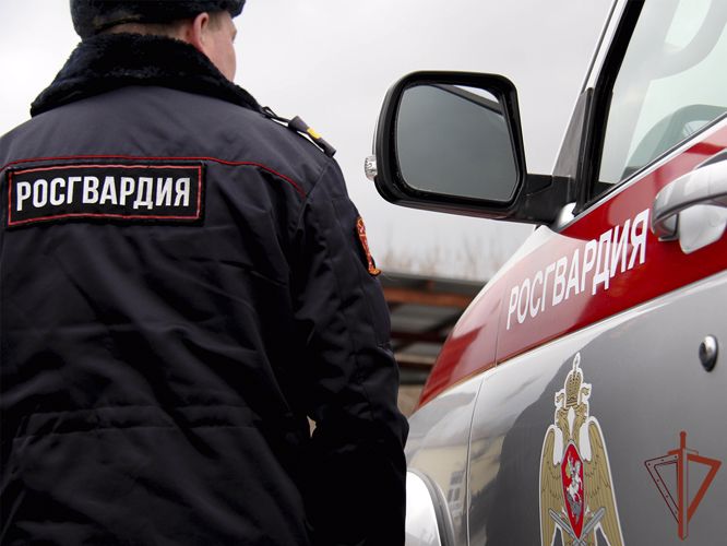 Находившегося в розыске нарушителя общественного порядка задержали росгвардейцы в Новокузнецке