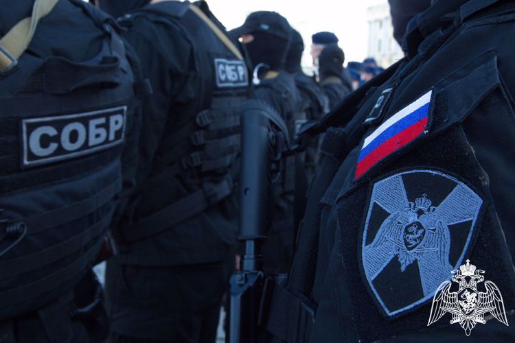 При содействии СОБР «Волкодав» в Энгельсе задержаны подозреваемые в вымогательстве