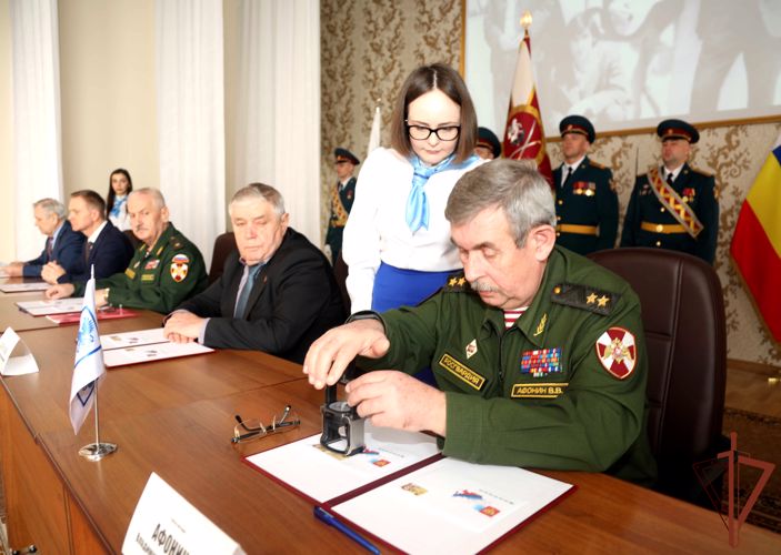 Память о Герое России Игоре Груднове увековечена в новой почтовой марке (видео)