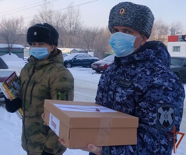 Росгвардейцы Сибирского округа поддержали акцию "Дарите книги с любовью – 2022" (видео)