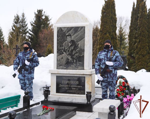 Память сотрудника ОМОН Героя России старшего лейтенанта Дмитрия Горшкова почтили в Туле